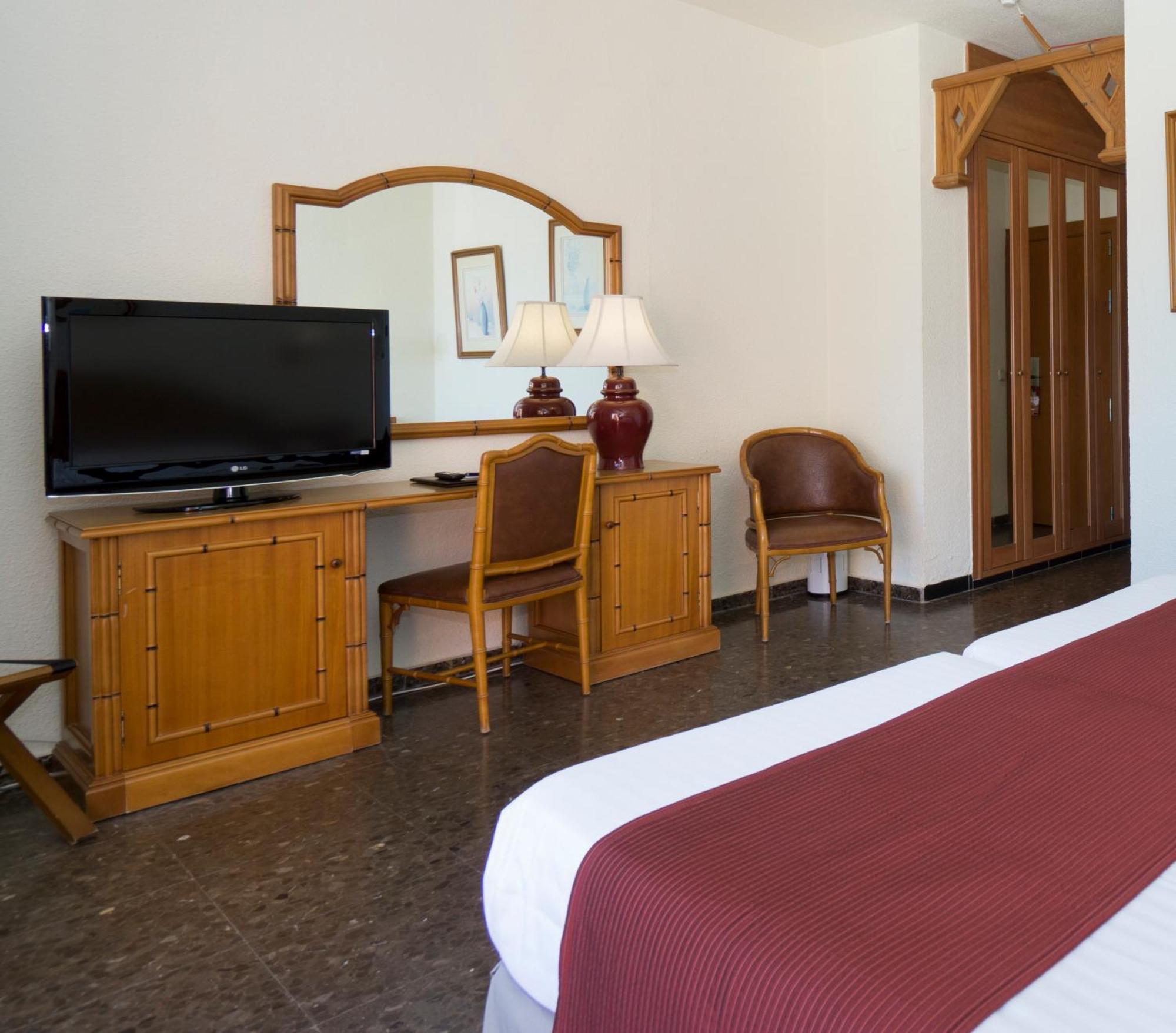 טורמולינוס Hotel Ms Tropicana מראה חיצוני תמונה